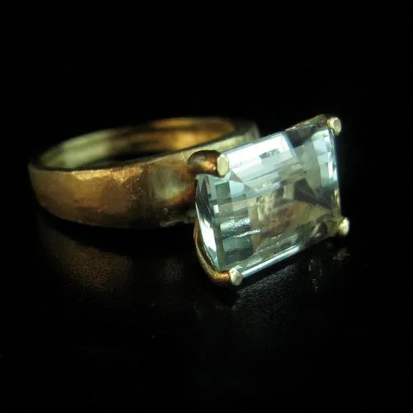 Gold Aquamarine ring. 14K solid yellow gold ring with big Aquamarine stone.